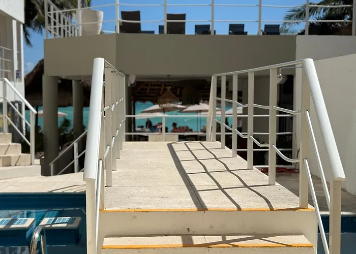Aparthotel Deluxe Double With Private Oceanfront Feel *